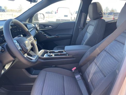 New 2026 Chevrolet Equinox LT w/ LPO, Floor Liner Package image 17