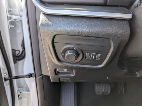 New 2025 Jeep Grand Cherokee Altitude RWD image 20