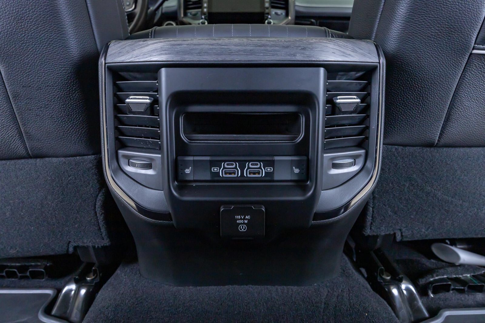 Used 2026 RAM 2500 Limited AWD/4WD image 32