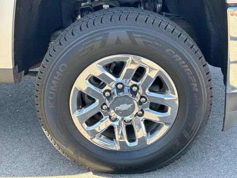 Used 2016 Chevrolet Silverado 2500 LTZ w/ Duramax Plus Package AWD/4WD image 9