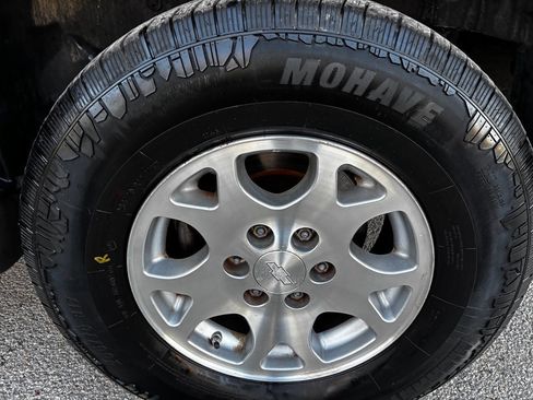 Used 2004 Chevrolet Tahoe Z71 w/ Z71 Preferred Equipment Group image 40