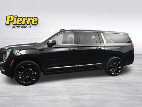 Used 2025 GMC Yukon XL Denali Ultimate AWD/4WD image 5