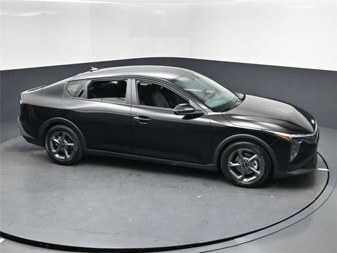 New 2025 Kia K4 LXS image 7