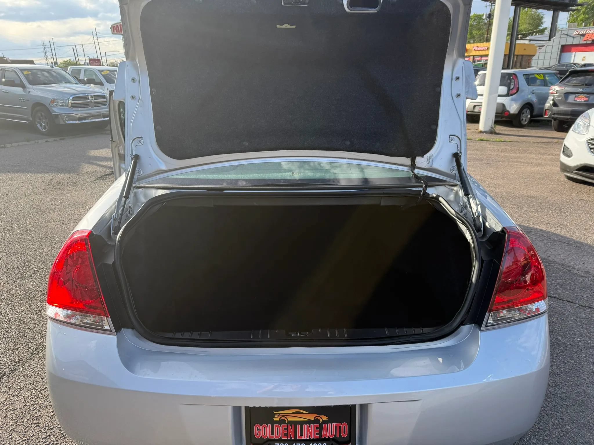 Used 2013 Chevrolet Impala LTZ FWD image 28