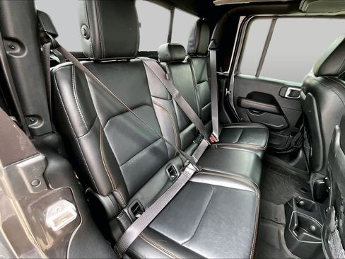 Used 2023 Jeep Gladiator Mojave w/ Cold Weather Group AWD/4WD image 18