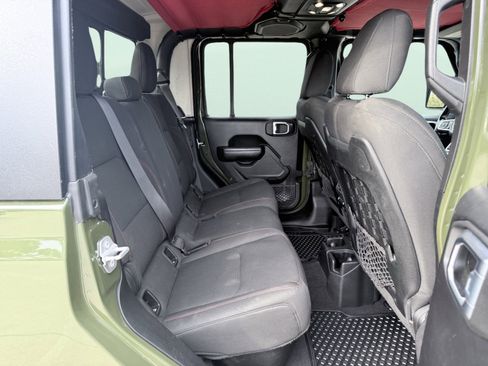 Used 2021 Jeep Gladiator Rubicon w/ Cold Weather Group image 33