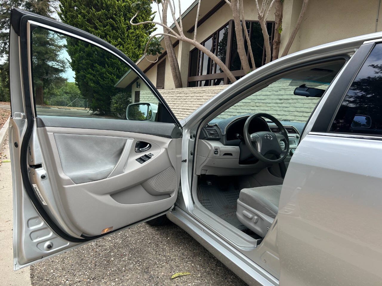 Used 2008 Toyota Camry LE FWD image 23