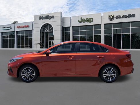 Used 2022 Kia Forte LXS w/ LXS Technology Package FWD image 6