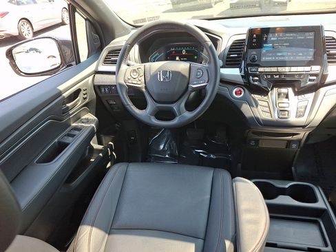Used 2024 Honda Odyssey Sport image 10