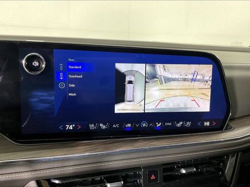 Used 2025 Chevrolet Suburban Premier image 30