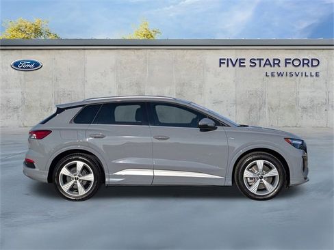 Used 2024 Audi Q4 e-tron Premium image 3