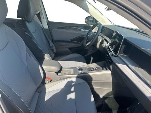 New 2026 Volkswagen Tiguan SE image 15