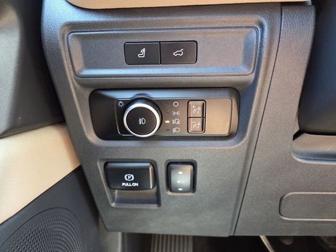 Used 2024 Ford Expedition Max Limited AWD/4WD image 24