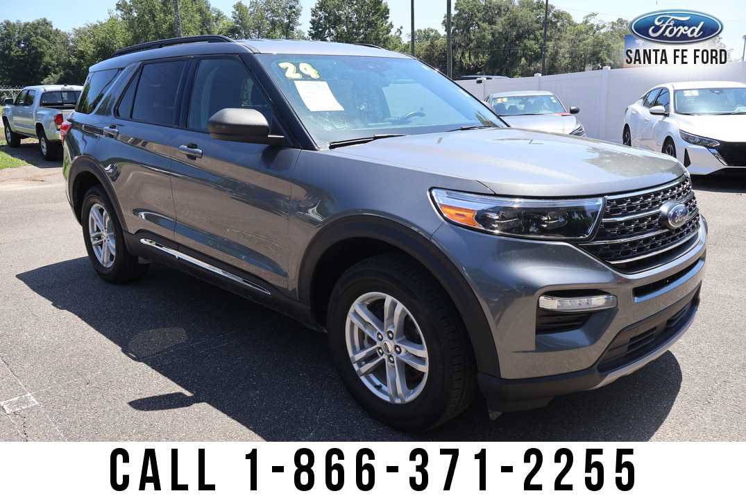 Used 2024 Ford Explorer XLT w/ Equipment Group 202A AWD/4WD image 8