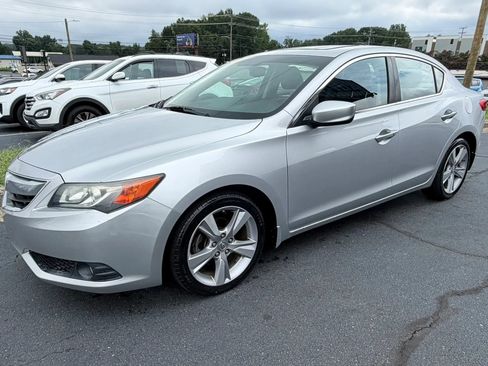 Used 2013 Acura ILX w/ Premium Package FWD image 3