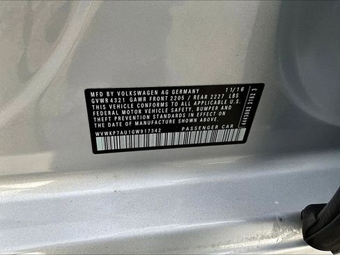 Used 2016 Volkswagen e-Golf SE w/ DC Fast Charging Package FWD image 16