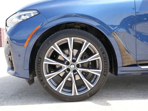 Used 2021 BMW X7 xDrive40i w/ M Sport Package AWD/4WD image 24