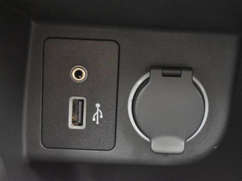 Certified 2025 Nissan Kicks Play S FWD image 20