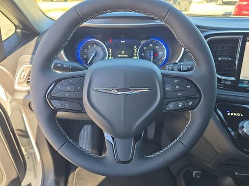 New 2026 Chrysler Pacifica Select w/ S Appearance Package FWD image 25