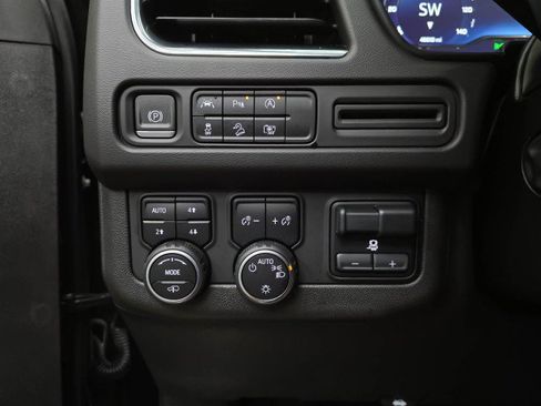 Used 2023 Chevrolet Tahoe Z71 w/ Off-Road Capability Package AWD/4WD image 30