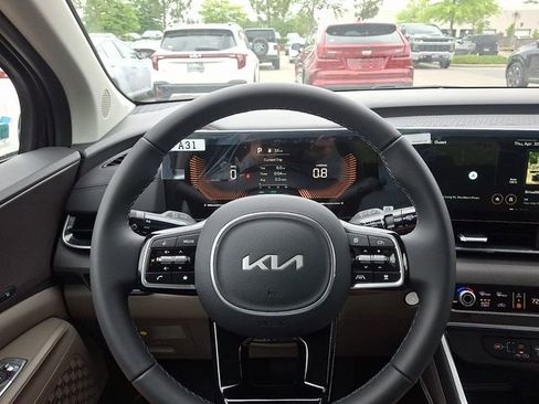 New 2026 Kia Carnival EX FWD image 16