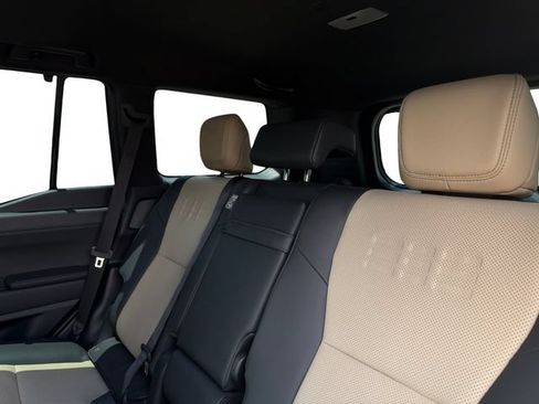 Used 2024 Lexus GX 550 AWD/4WD image 22