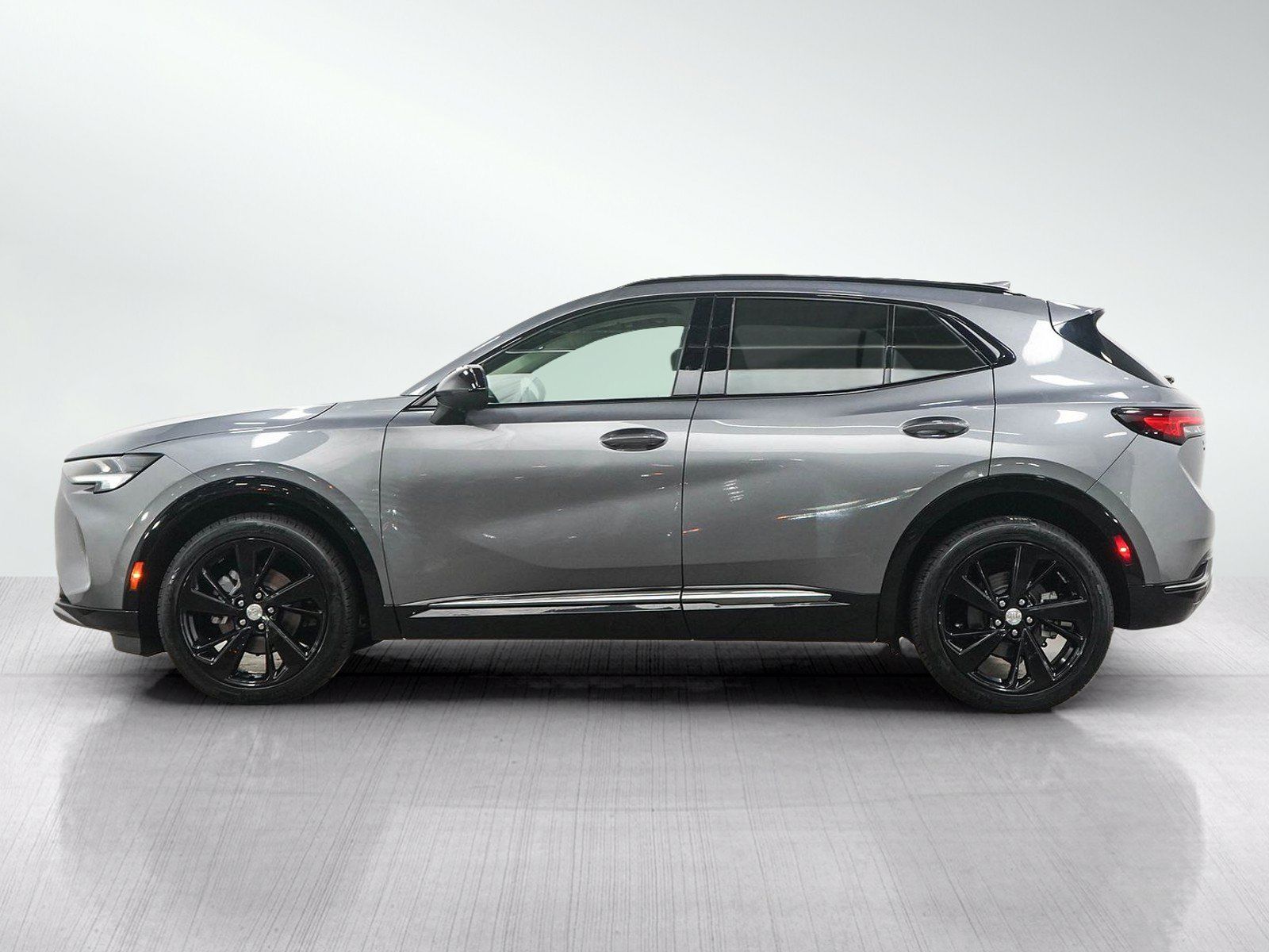 Used 2021 Buick Envision Essence w/ Technology Package I AWD/4WD image 2