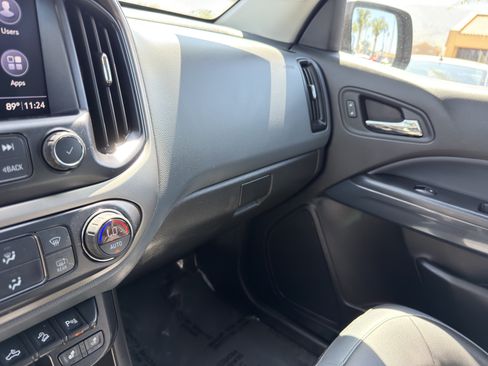 Used 2020 Chevrolet Colorado Z71 AWD/4WD image 39