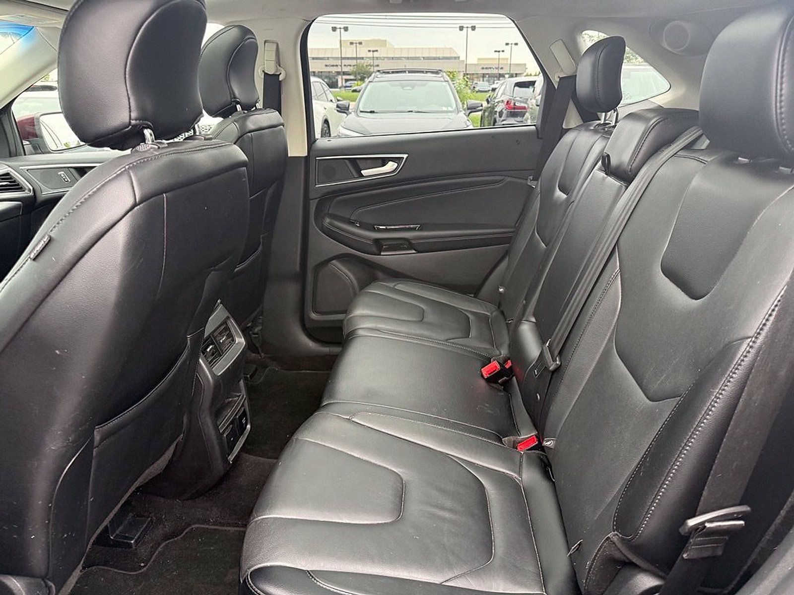 Used 2017 Ford Edge Titanium w/ Technology Package AWD/4WD image 22