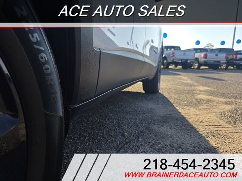 Used 2017 Jeep Cherokee Sport image 9