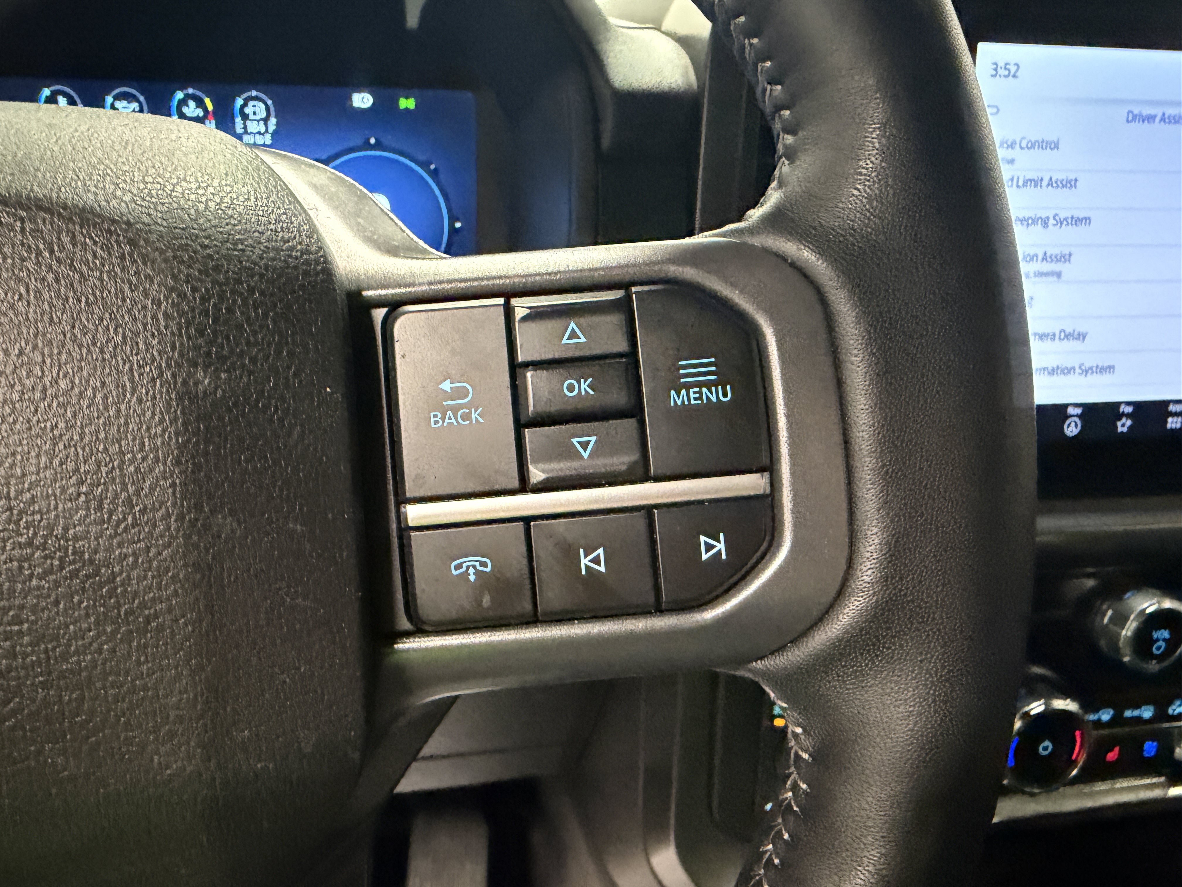 Used 2024 Ford F150 Lariat AWD/4WD image 17