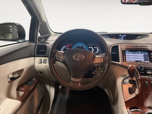 Used 2012 Toyota Venza Limited FWD image 13