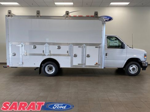 New 2026 Ford E-450 and Econoline 450 Super Duty w/ Power Equipment Group image 1
