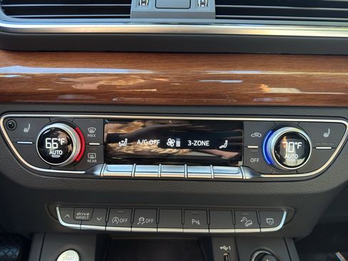 Used 2023 Audi Q5 2.0T Premium w/ Convenience Package image 23