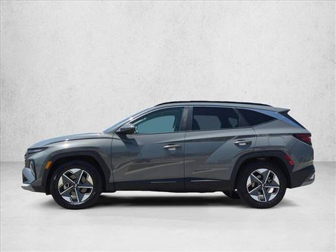 Used 2025 Hyundai Tucson SEL FWD image 9