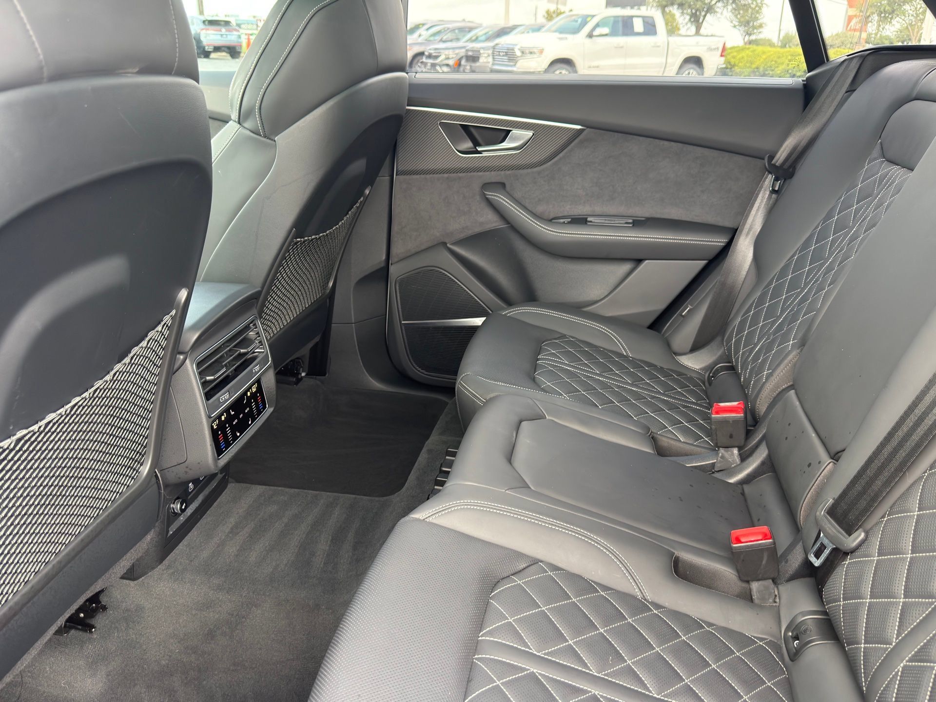 Used 2024 Audi SQ8 Premium Plus w/ 23" Wheel Package AWD/4WD image 30