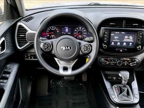 Used 2020 Kia Soul S image 5