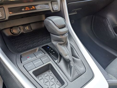 Used 2024 Toyota RAV4 LE image 18