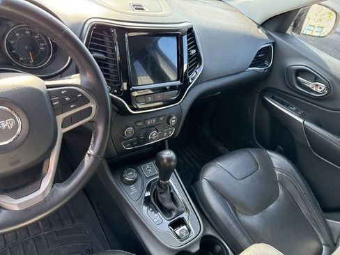 Used 2019 Jeep Cherokee Limited AWD/4WD image 7