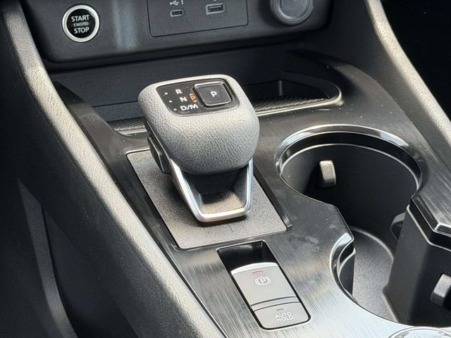 Used 2023 Nissan Rogue SV AWD/4WD image 22