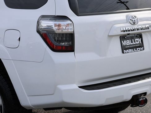 Used 2018 Toyota 4Runner SR5 Premium image 13