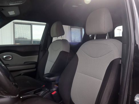 Used 2018 Kia Soul FWD image 49