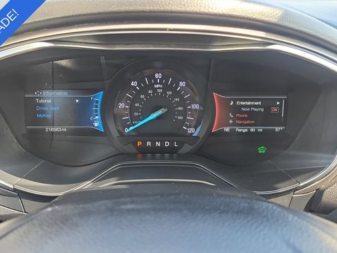Used 2020 Ford Fusion SE FWD image 19