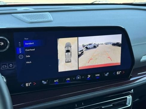 Used 2024 Chevrolet Traverse Z71 w/ Enhanced Driving Package AWD/4WD image 28
