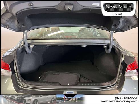 Used 2025 Hyundai Elantra Limited FWD image 12