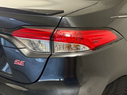 Used 2021 Toyota Corolla SE FWD image 33