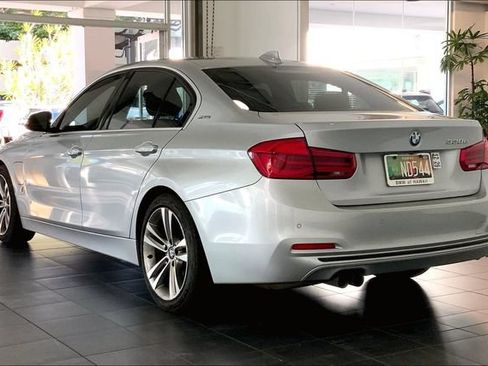 Used 2018 BMW 330e w/ Convenience Package RWD image 5