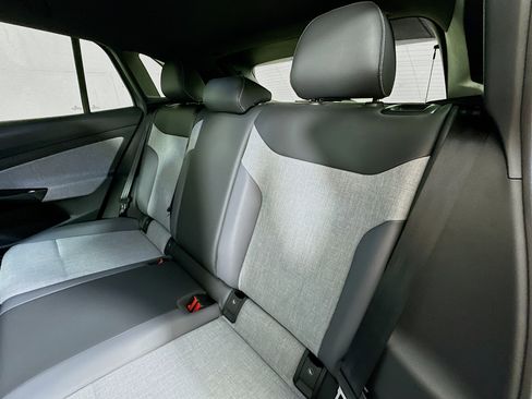 New 2025 Volkswagen ID.4 Pro image 23
