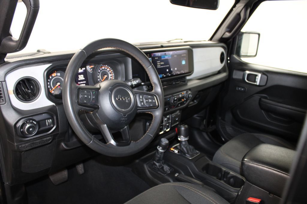 Used 2024 Jeep Wrangler Unlimited Sport AWD/4WD image 22