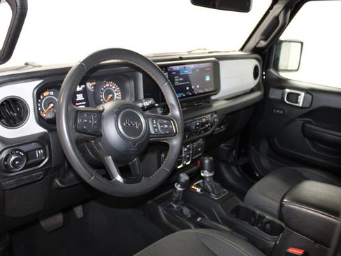 Used 2024 Jeep Wrangler Unlimited Sport AWD/4WD image 22